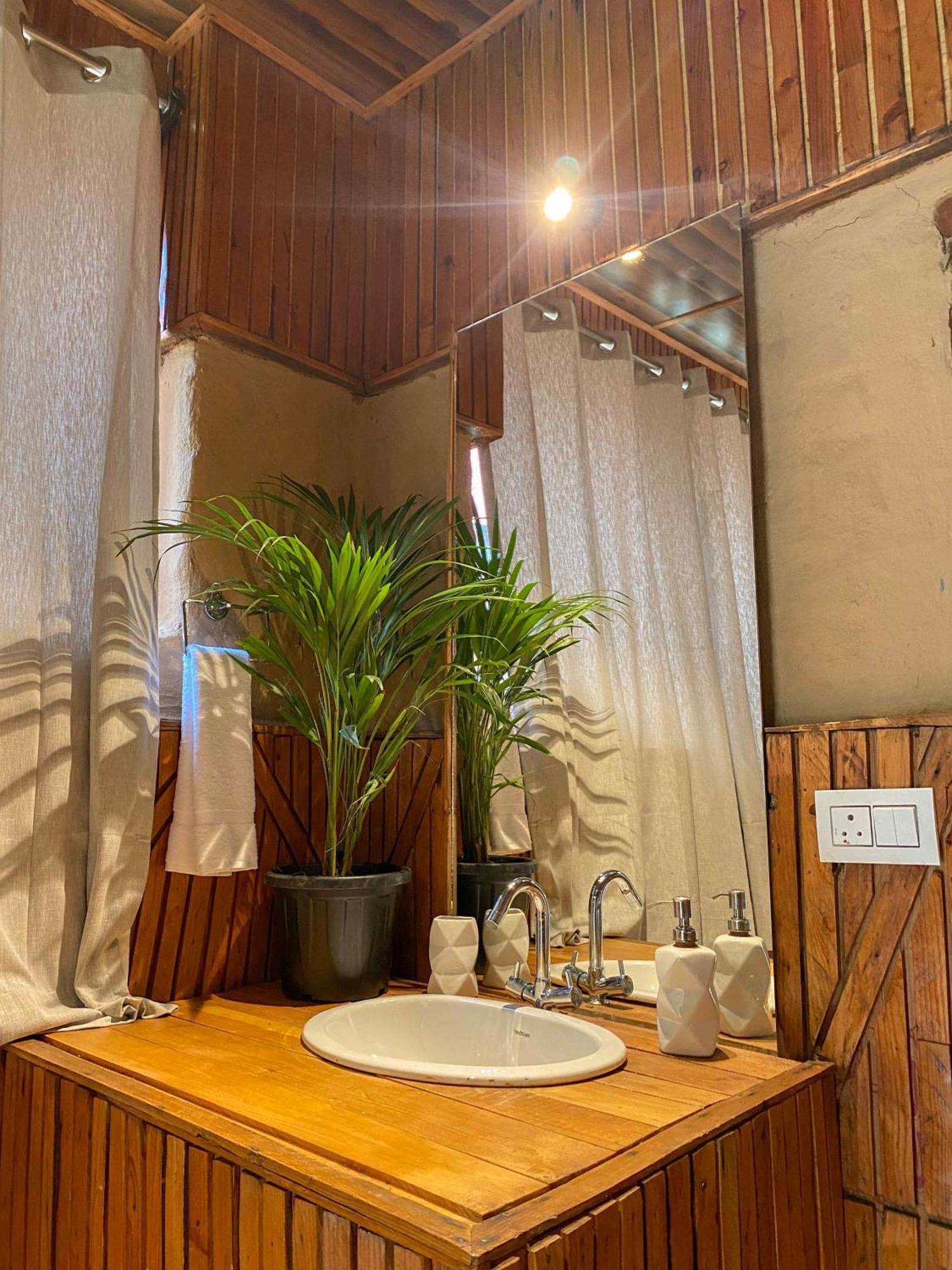 Whoopers Boutique Resort Jibhi المظهر الخارجي الصورة